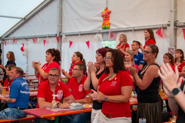 sommerfest25sa-19223151454-518C-8170-A646-D279E5D43BE3.jpg