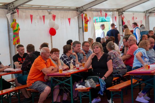 sommerfest25sa-232779ABD6E-2648-C748-F8ED-16A0B3660156.jpg