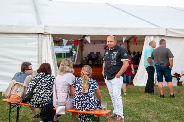 sommerfest25sa-26790BE90A9-6F27-0C06-8120-9F9DBF53FA27.jpg