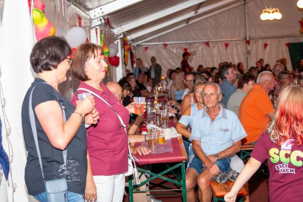 sommerfest25sa-27627B3EDB9-0650-F60E-3B42-BB5D44CEF415.jpg