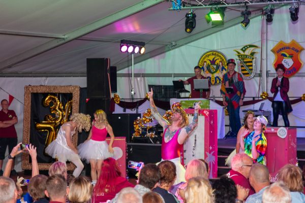 sommerfest25sa-31759B6E794-59E9-378D-21D7-83E2D623B2BC.jpg