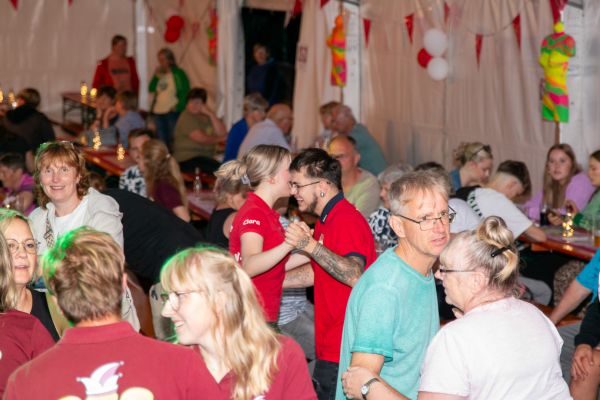 sommerfest25sa-3838F0F6599-C7AA-F404-C00A-6D1BD5ADEFD1.jpg