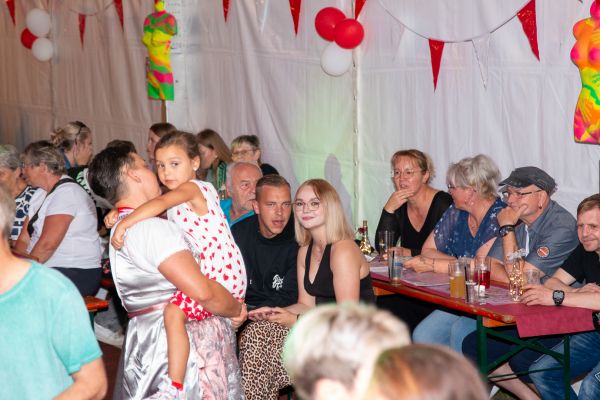 sommerfest25sa-385BE7EF513-43B8-037E-C8F4-5268DEDF160C.jpg