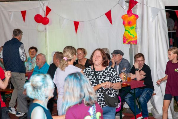 sommerfest25sa-3903382C66B-F669-42DB-79C9-8D1BBE08DE43.jpg
