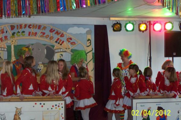 kinderfasching-2012-1114D963D6D-456A-02B3-7602-CCC6C92A043A.jpg