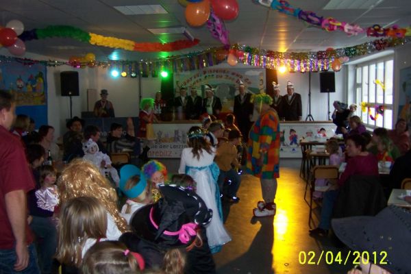 kinderfasching-2012-1333B982D86-6FCE-5EF3-C2CE-F1E47EAE3222.jpg