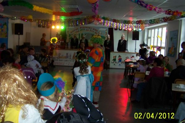 kinderfasching-2012-1341998F7EC-6276-1851-396F-82784C28D00A.jpg