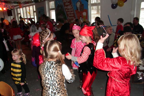 kinderfasching-2012-139C4098335-0CD2-8440-1F01-621A79A74BDE.jpg