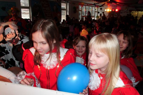 kinderfasching-2012-1452A38ABEB-7832-1FF6-2975-B61761F4094C.jpg