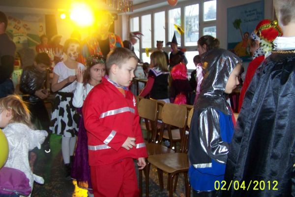 kinderfasching-2012-1609B25C014-BEB3-3323-07A1-759F2B613B7B.jpg