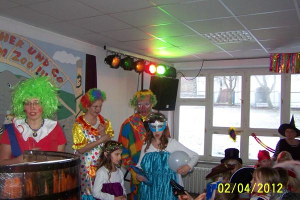 kinderfasching-2012-17267592FBD-2A13-50F8-8B00-2DD78923CC21.jpg