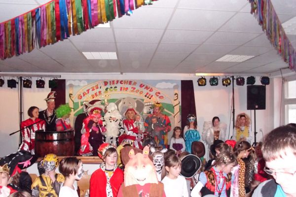 kinderfasching-2012-1840C4B91E9-0C00-4878-BEB2-978AA595CF66.jpg