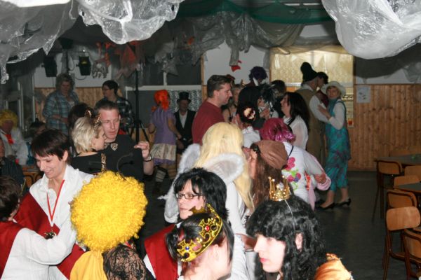 weiberfasching-2012-1353FDB5530-7704-41CB-56FD-5E2CE3A1363A.jpg