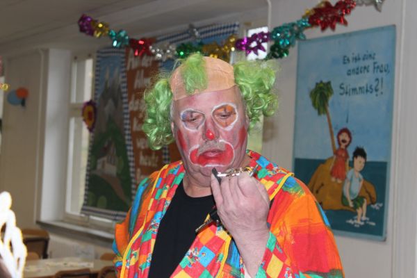 kinderfasching-2013-101DA259DF1-4E1A-680E-E742-8017B573C64E.jpg