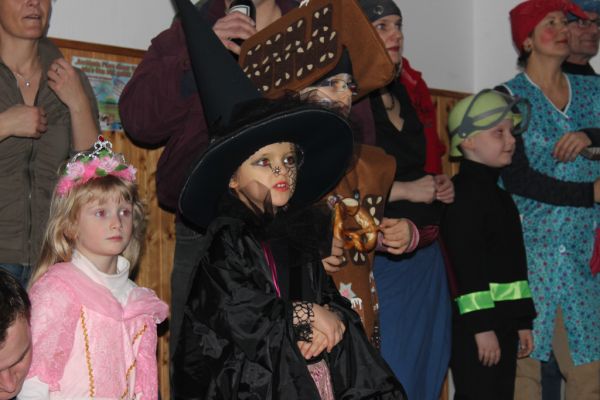 kinderfasching-2013-14094662A59-293C-4F1B-0555-B647E1AECA37.jpg