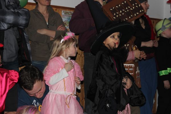 kinderfasching-2013-141B9C02151-460D-2C2D-627D-89D3BE1343A6.jpg