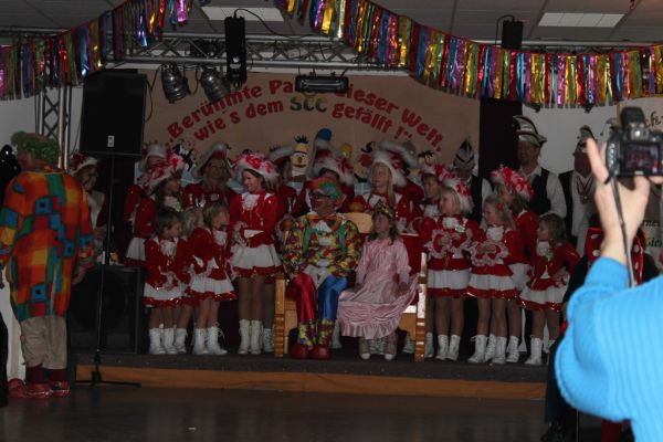 kinderfasching-2013-147608C5D67-B8D8-E2A4-F70D-42FD186CBB9A.jpg