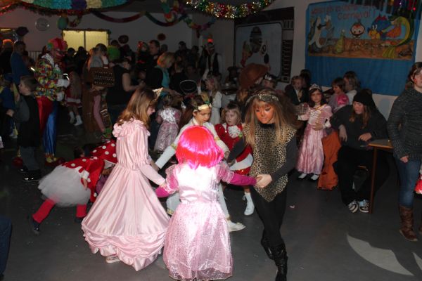 kinderfasching-2013-16403D3B4A7-ADA7-FF87-CE77-0047694D76FB.jpg