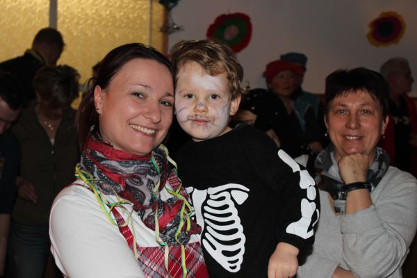 kinderfasching-2013-1720B16A2EE-DBA6-643A-8C4C-B66947094D91.jpg