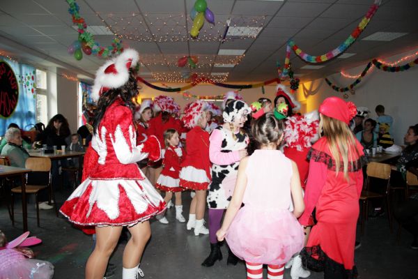 kinderfasching-2014-12008E22725-5DA3-B263-B8DB-5D5FF6789D27.jpg