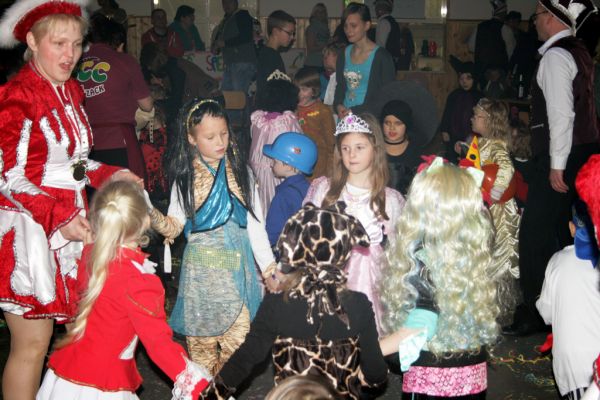 kinderfasching-2014-212839FA490-1AB6-256B-2F6D-15BEF01C9707.jpg